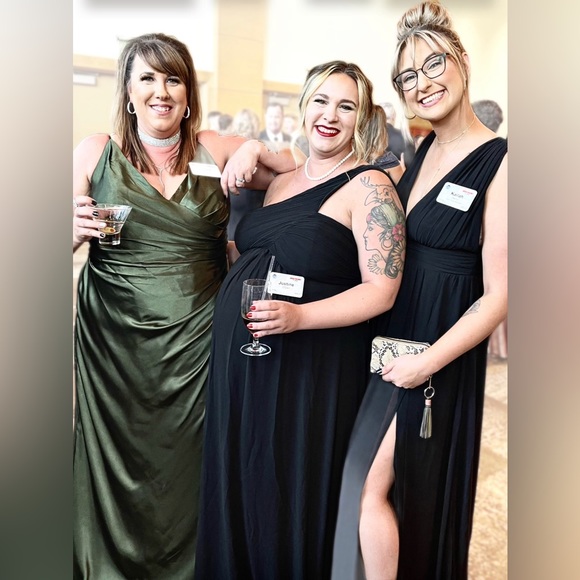 Floor length formal dress - Picture 4 of 5